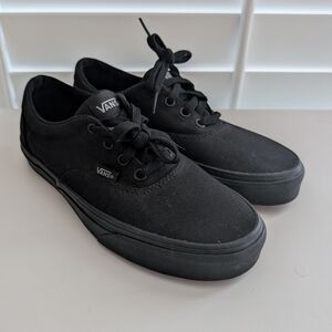 🥁 Vans Solid Black Canvas Sneakers